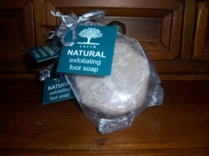Natural exfoliating foot soap