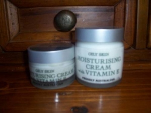 Moisturising cream with Vit E(Oily)